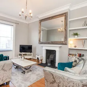 https://melrose-yard-city-centre-apartment.yorkshirehotels.net